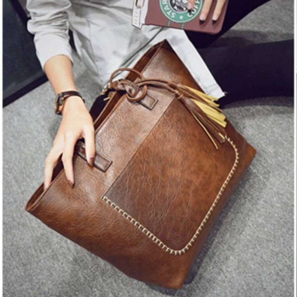 Duke Hudson- Leather Shoulder Bag - Picture 7 of 9
